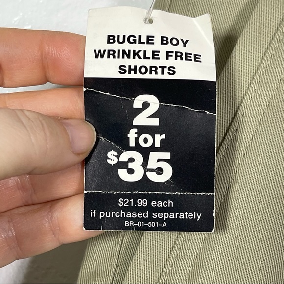 NWT Bugle Boy Khaki Shorts. Size 40. Pleated front! - Picture 2 of 7